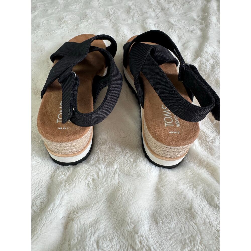 TOMS Platform Sandals Black Strappy Espadrille Wedge Size 9 - Picture 5 of 6